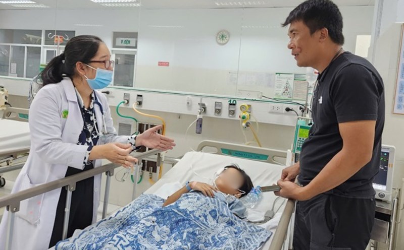 The child with multiple injuries is currently receiving intensive care. Photo: Nhu Thuy