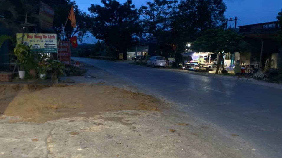 Den 16h ngay 9.7, cong tac khac phuc ho sut lun lon da duoc hoan tat. Anh: DVCC