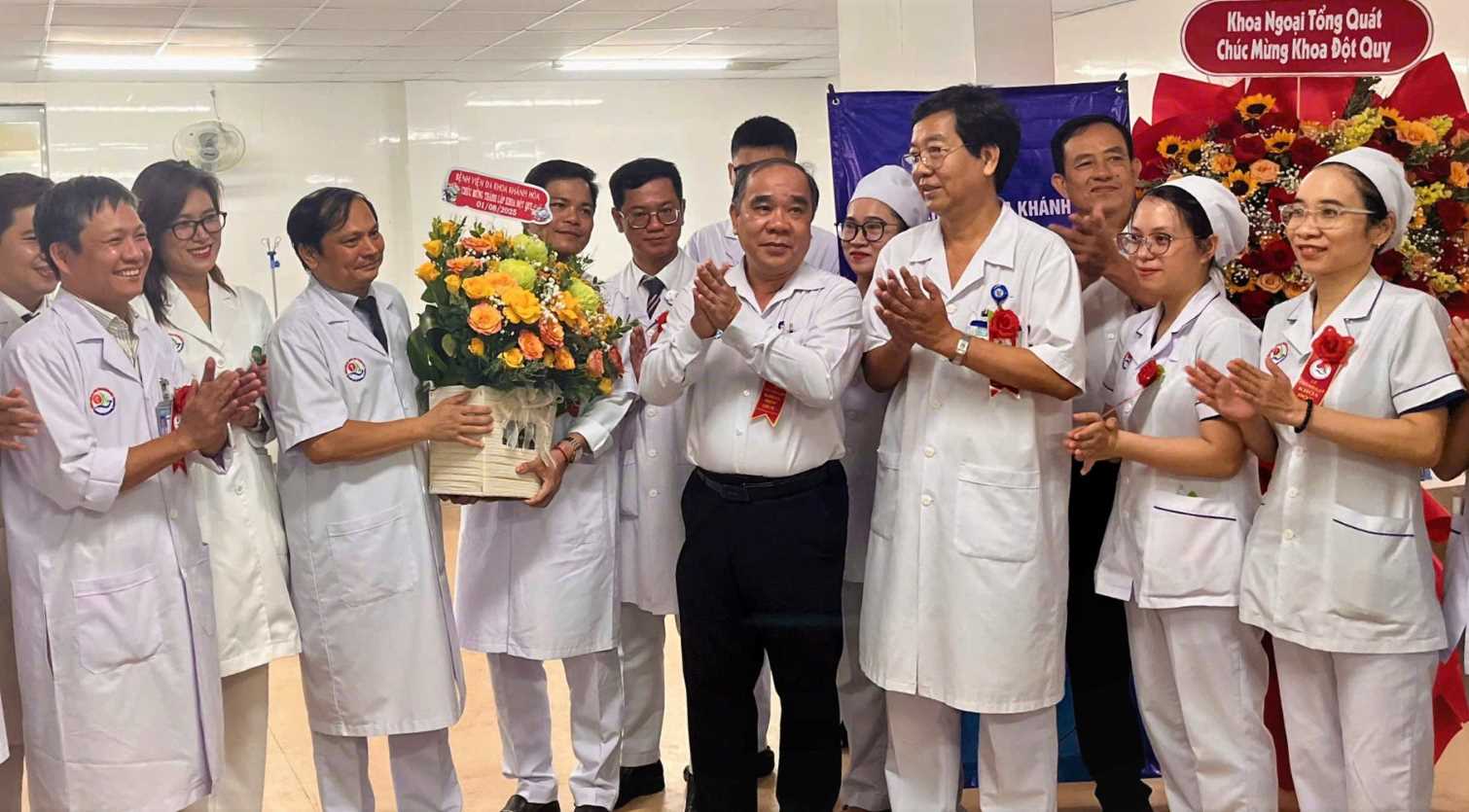 Khanh Hoa General Hospital established the Stroke Department. Photo: Phuong Linh