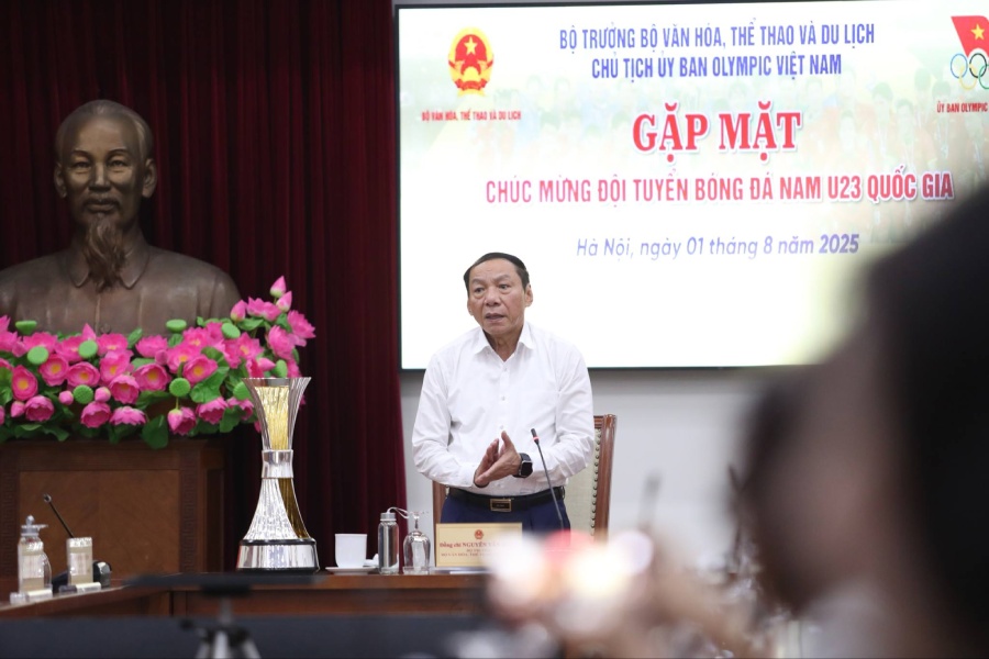 Bo truong Bo VHTTDL Nguyen Van Hung phat bieu tai buoi gap mat U23 Viet Nam. Anh: Ngoc Le