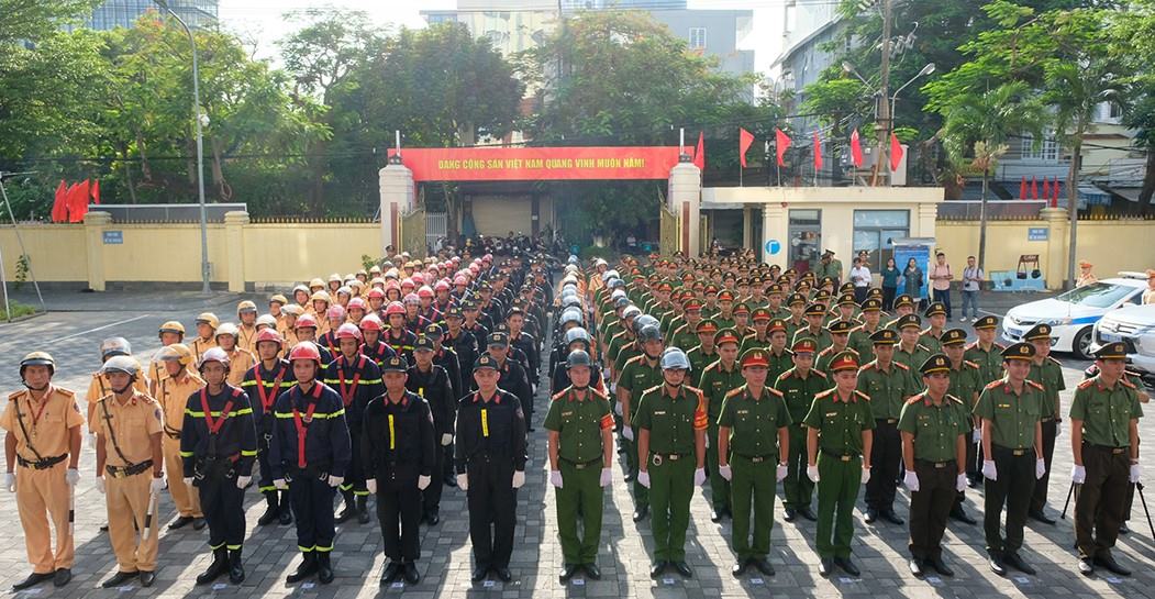 Cán bộ, chiến sĩ các lực lượng Công an thành phố Đà Nẵng tại lễ ra quân. Ảnh: Long Nguyễn
