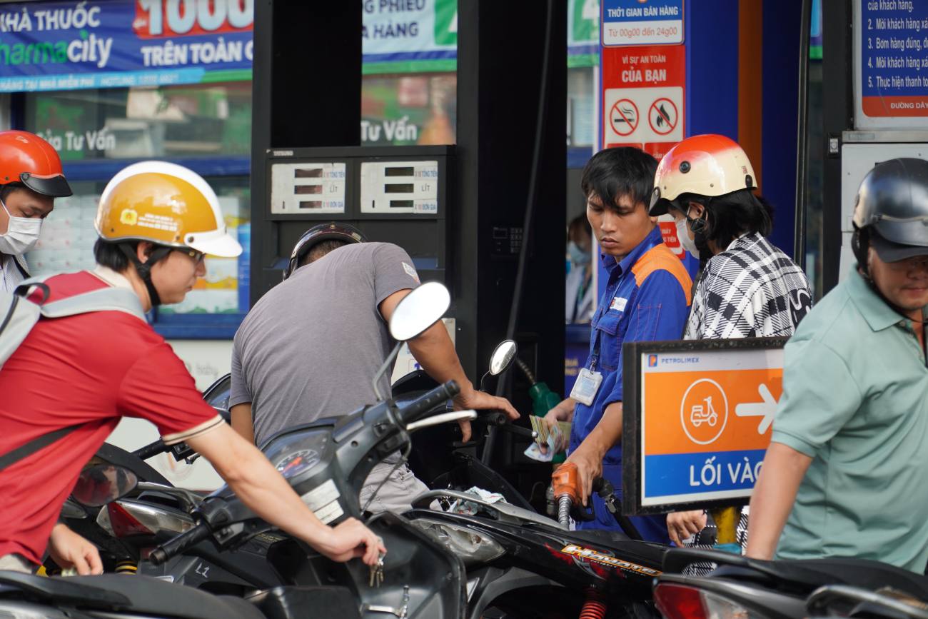 La production de consommation d'essence E10 a Ho Chi Minh-Ville augmente progressivement