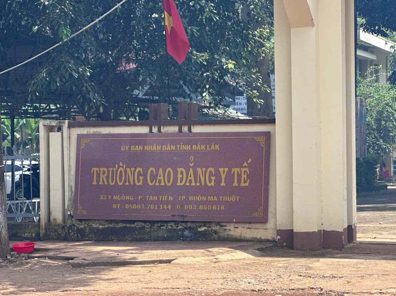 Dak Lak 의과대학은 학생들을 위한 지원금으로 100억 동 이상을 늦게 지출했습니다. 사진: Bao Trung