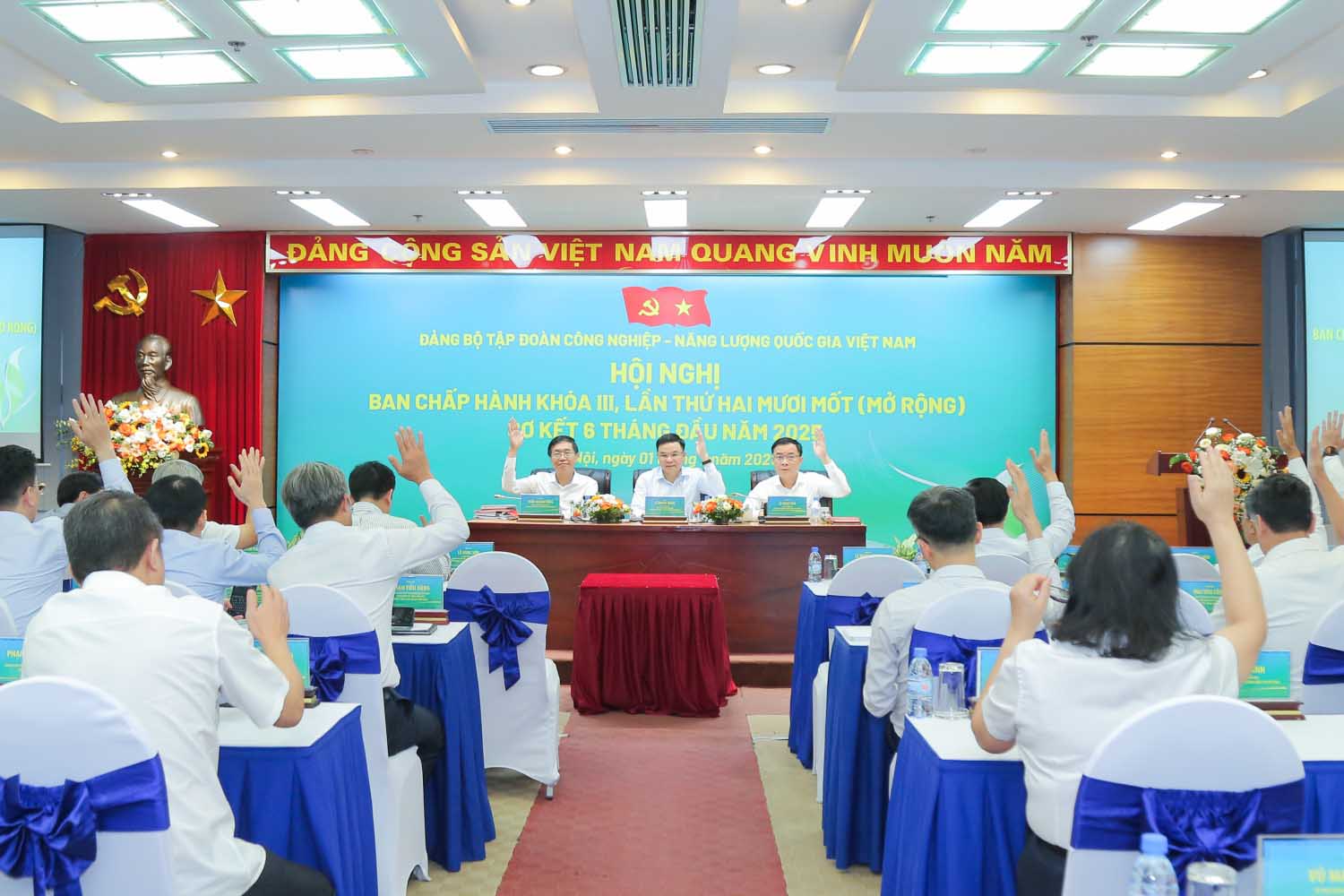 Hoi nghi Ban chap hanh Dang bo Petrovietnam. Anh: Manh Chung.