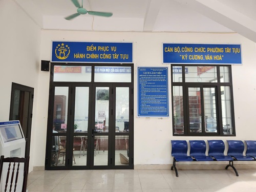 Diem phuc vu hanh chinh cong phuong Tay Tuu, Ha Noi. Anh: Minh Hanh
