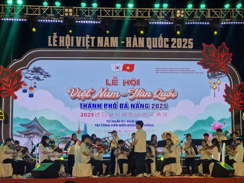 Opening of the Vietnam - Korea Festival in Da Nang City in 2025. Photo: Thu Giang