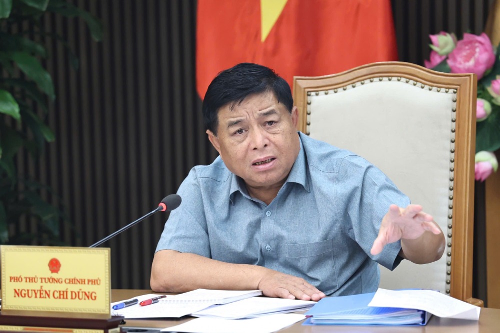 Nguyen Chi Dung副首相は、科学的および技術開発タスクの実施を加速するために省庁と支部を要求しています。写真：VGP/Tuan Dung