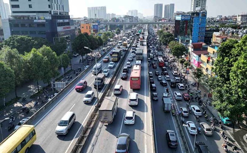 Proposal to allow vehicles to enter the emergency lane on Ring Road 3. Photo: Huu Chanh