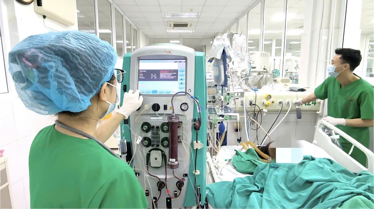 life-threatening victim due to severe infection after minor injury to the leg. Photo: Thanh Dang