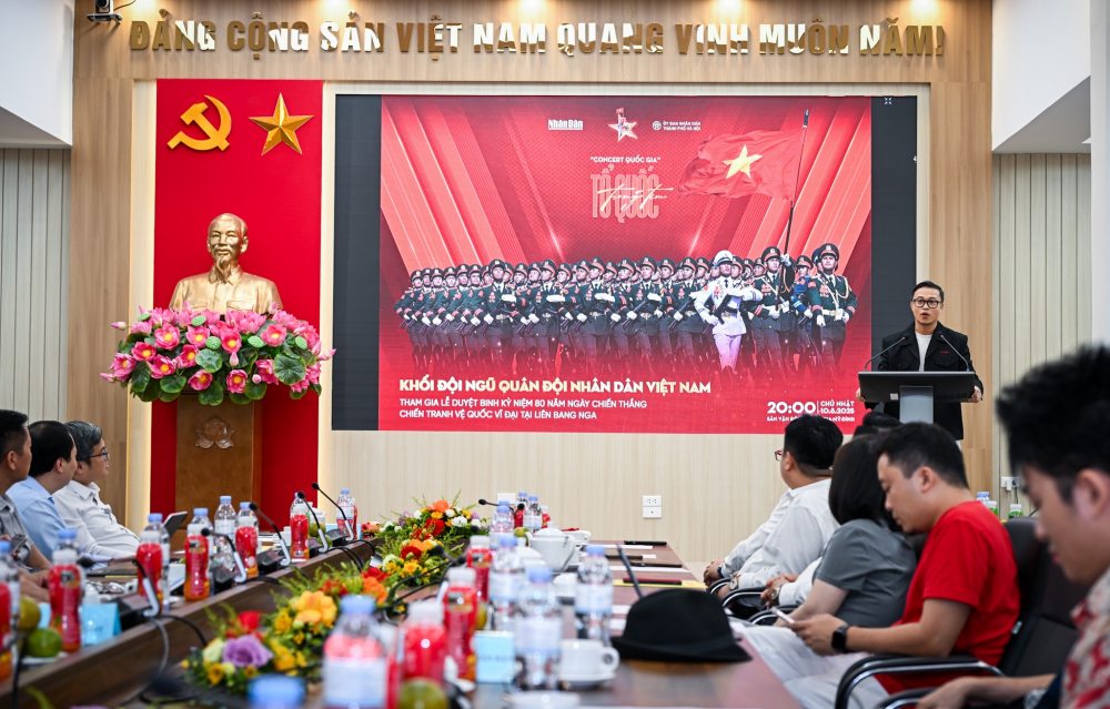 Tong dao dien Dang Le Minh Tri chia se ve nhung tiet muc dac biet trong chuong trinh. Anh: Ban to chuc