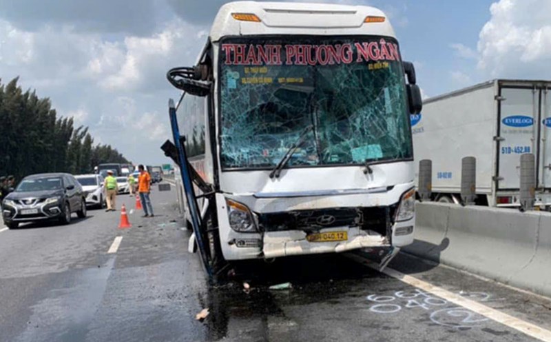 Scene of the traffic accident on the Ho Chi Minh City - Trung Luong Expressway, passing through Tay Ninh province. Photo: Dong Hoang