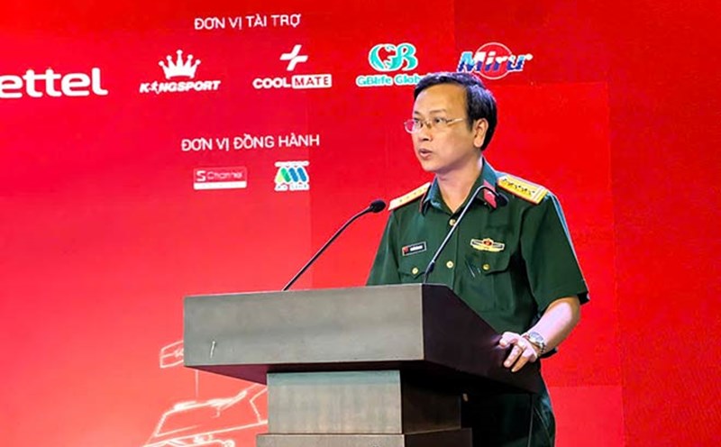 Colonel Nguyen Van Hoan - Deputy Director of the Army Radio and Television Center - spoke at the press conference. Photo: Quynh An