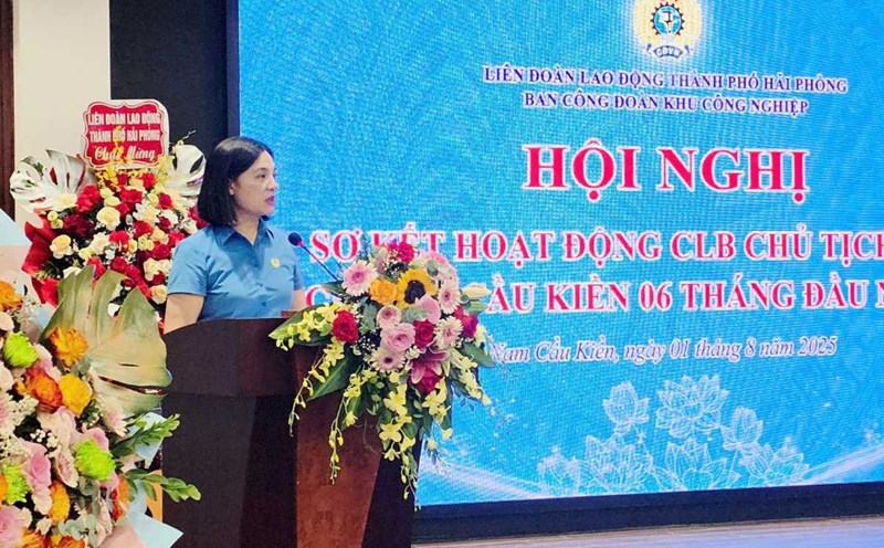 Dai Tan and the leaders of the Hai Phong City Labor Federation gave a speech at the conference. Photo: Bao Binh