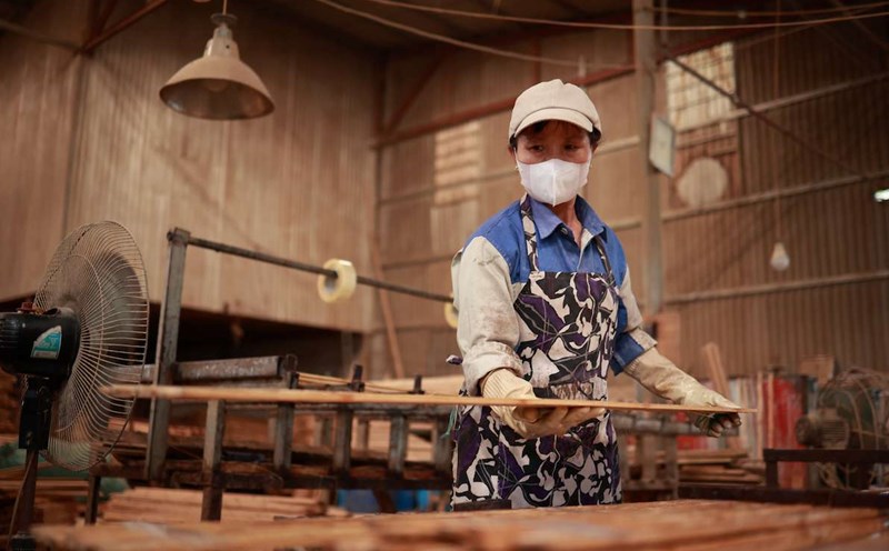 주문량이 다시 증가하면서 베트남 제조업 PMI가 52mia4 포인트에 도달하면서 속도가 빨라졌습니다. 사진: 하이 응우옌.