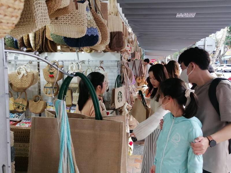 Korean tourists visit Da Nang City. Photo: Mai Huong