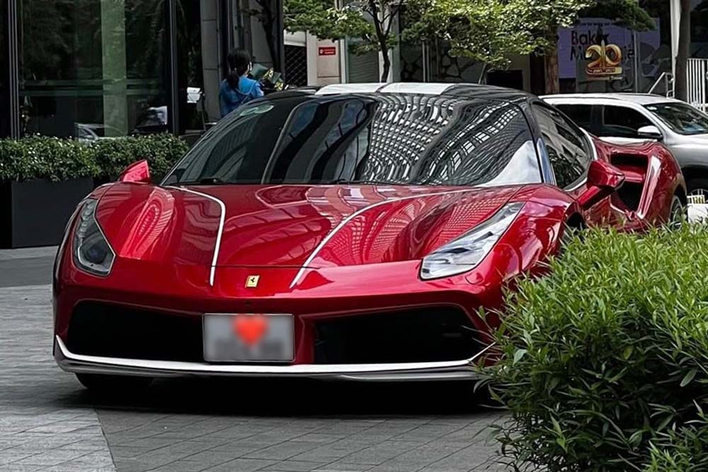 El unico Ferrari 488 GTB en Vietnam aparece en las calles de Ciudad Ho Chi Minh despues de un largo periodo de ausencia. Foto: Duong Dinh Quang