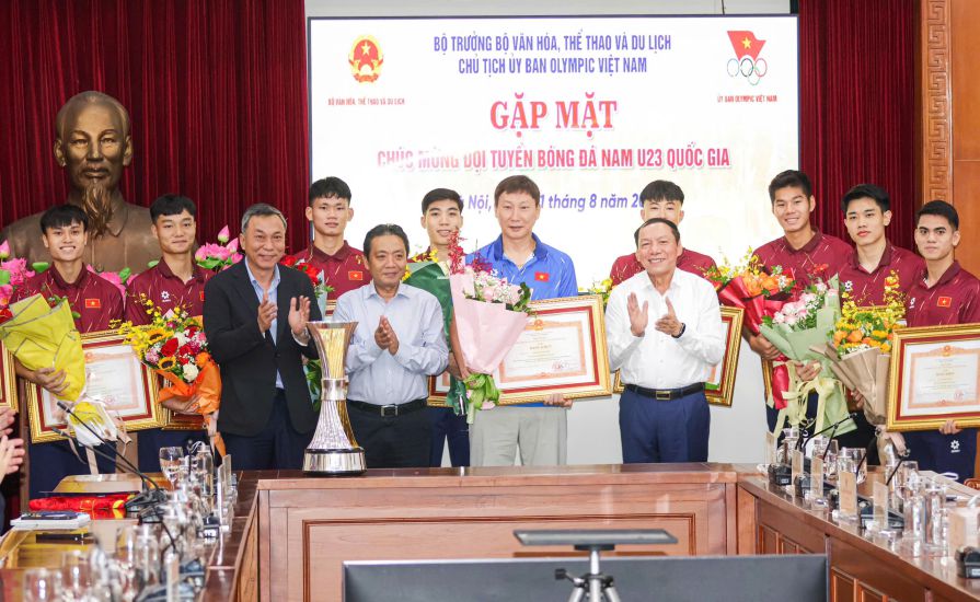 The Ministry of Culture, Sports and Tourism met and congratulated the U23 Vietnam Team. Photo: Bui Luong
