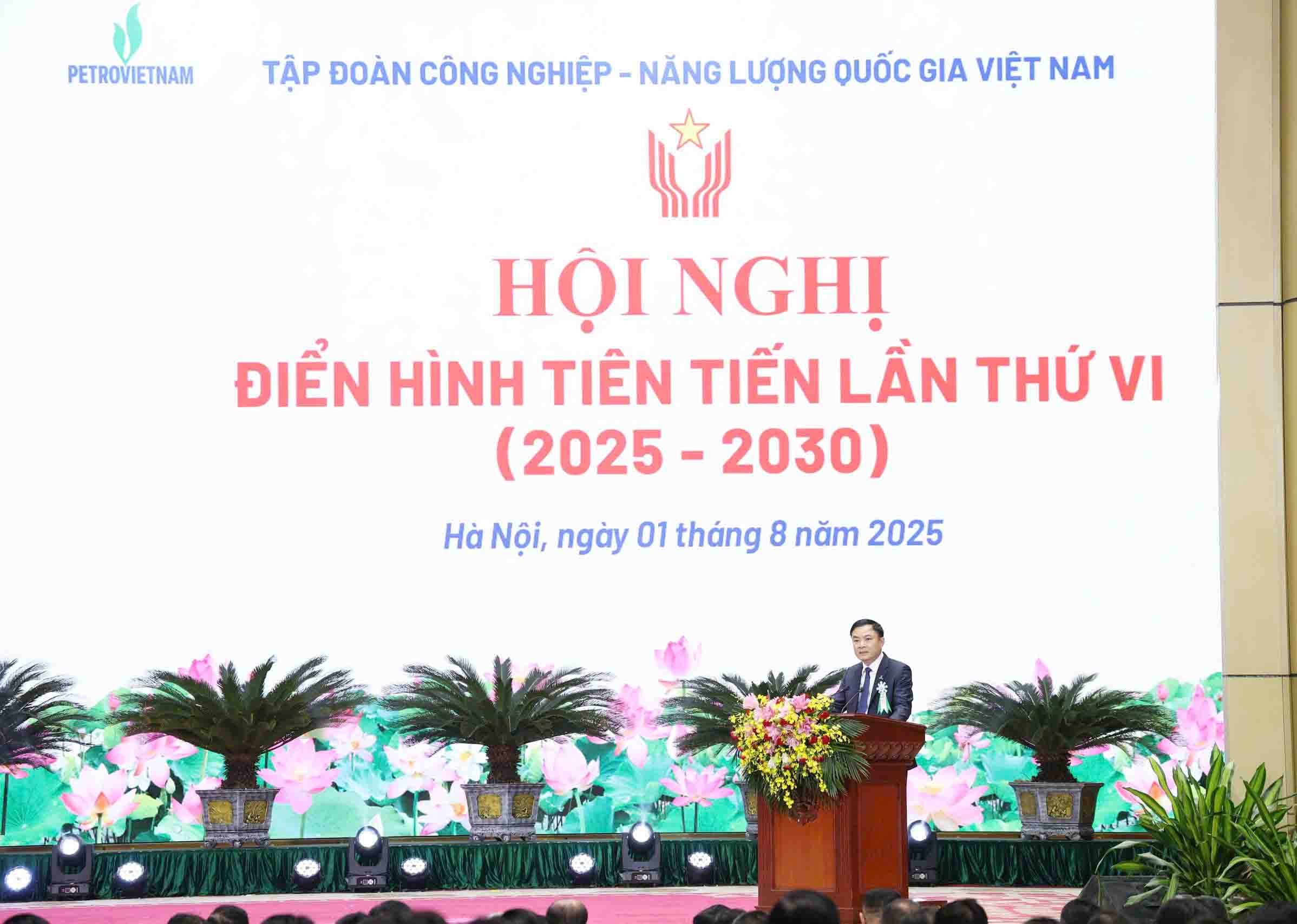 Le Ngoc Son 씨 - 브라질 당위원회 부서기 브라질 총괄 이사 Petrovietnam 표창 및 포상 위원회 위원장. 사진: Manh Chung.