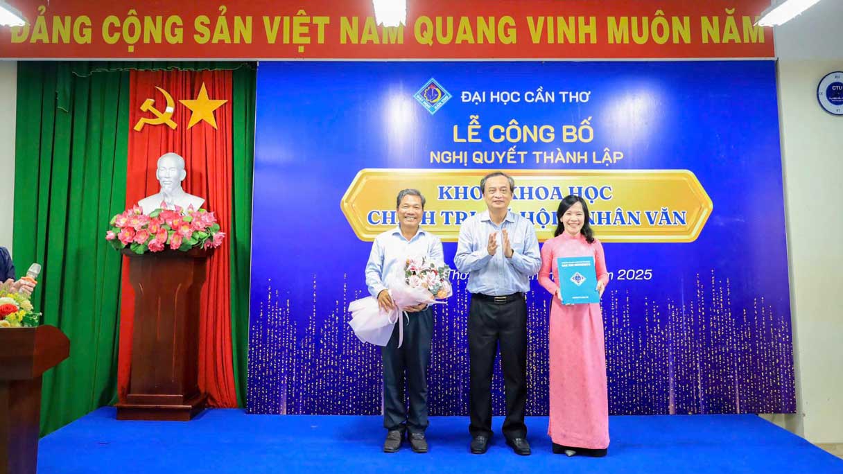 Anh: Dai hoc Can Tho