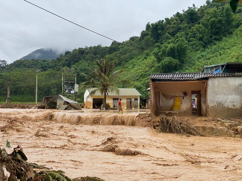 Muong Lan村、Muong Lan xaは、豪雨と洪水により深く浸水しています。写真:Truong Son