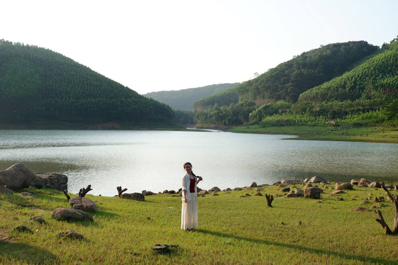 Khung canh thien nhien hung vi, xanh mat cua khu du lich sinh thai suoi Mo o Bac Ninh. Anh: Dinh Kieu Trang