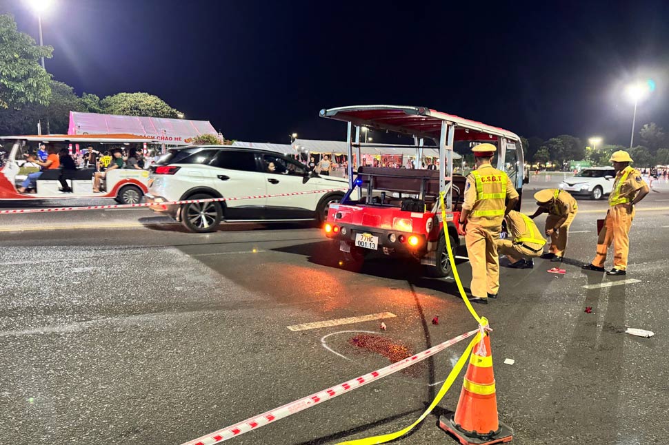 Escena del accidente de coche electrico turistico que dejo 3 victimas en Quy Nhon (Gia Lai). Foto: Hoai Phuong