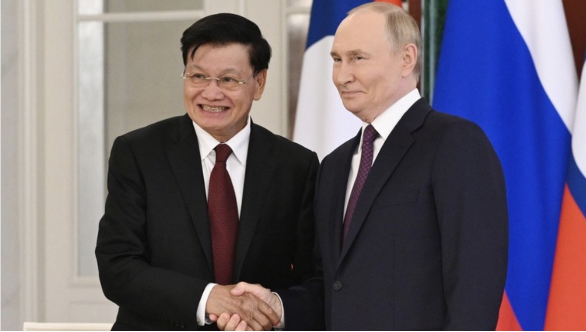 Russian President Vladimir Putin and Lao President Thongloun Sisoulith at a meeting in Moscow. Photo: Sputnik
