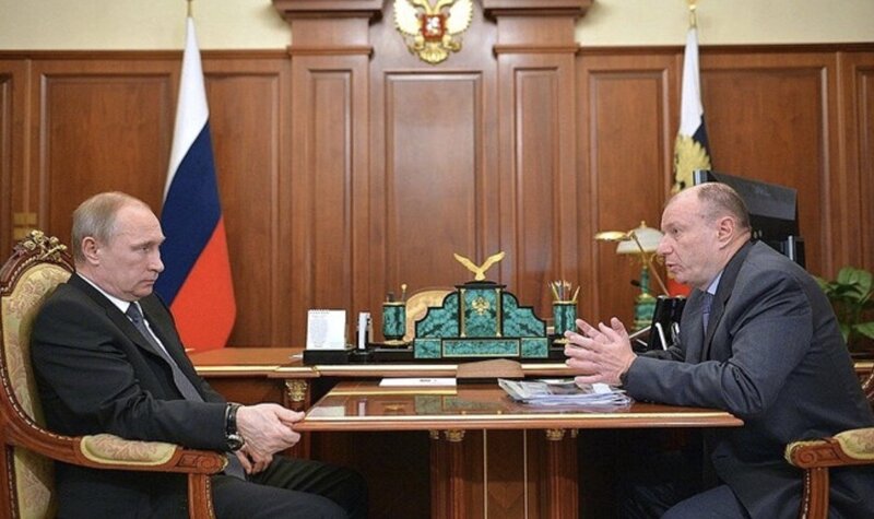 Russian businessman Vladimir Potanin (right) during a meeting with President Vladimir Putin. Photo: Kremlin