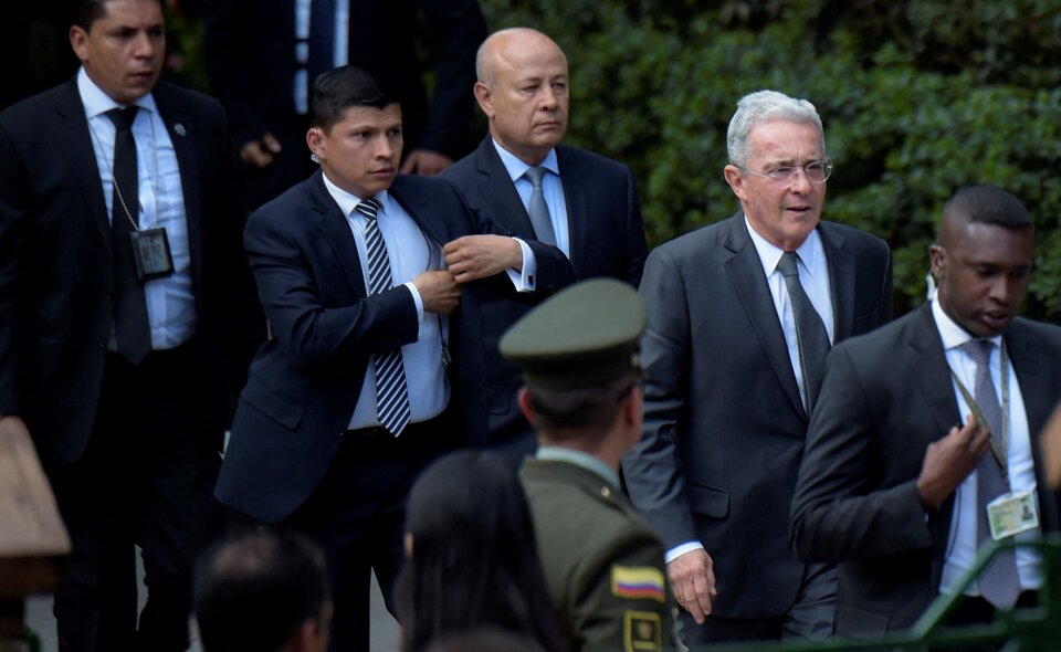 Former Colombian President Alvaro Uribe (2nd from right). Photo: AFP
