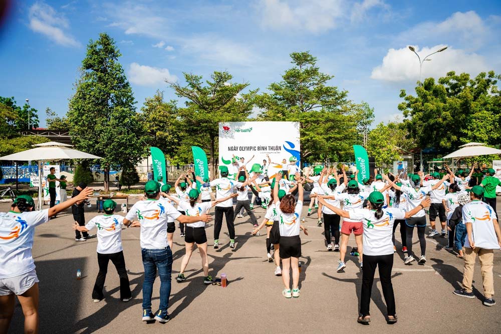 Herbalife Viet Nam tu hao dong hanh, mang den thong diep ve suc khoe, dinh duong va tinh than the thao cao dep den voi moi nguoi.