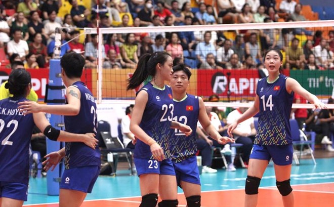 The U21 Vietnam women's volleyball team ranked second in Group A after the matches they have played. Photo: VFV