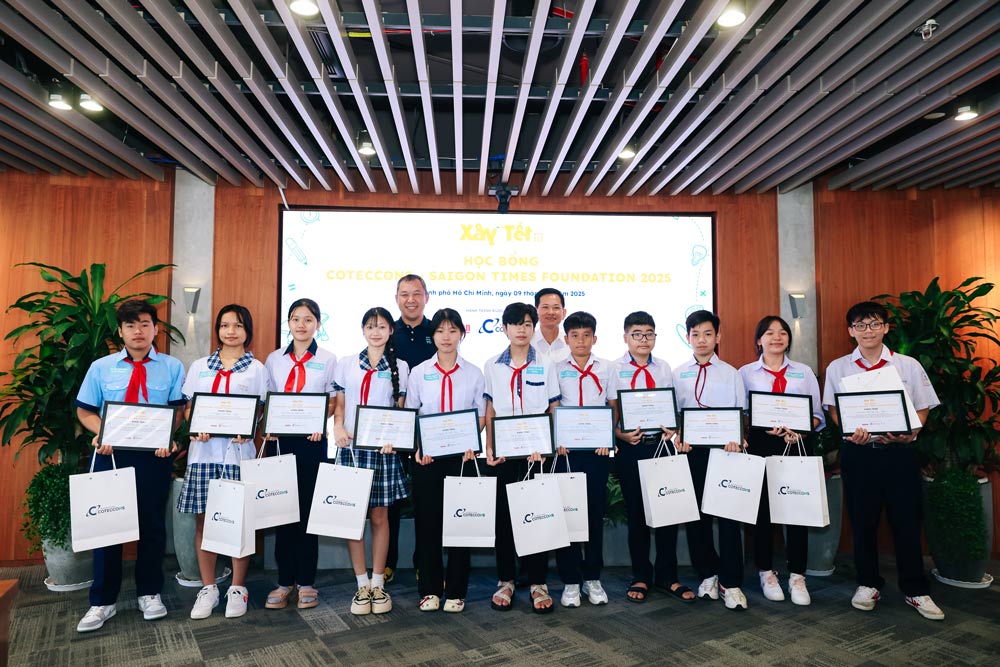 Coteccons awarded the "Building the dream foundation" scholarship to the children of the builders: awakening dreams from the construction site. Photo: Provided by the enterprise