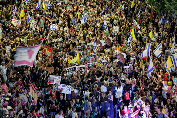 Israeli people protest in Tel Aviv, August 9. Photo: AFP