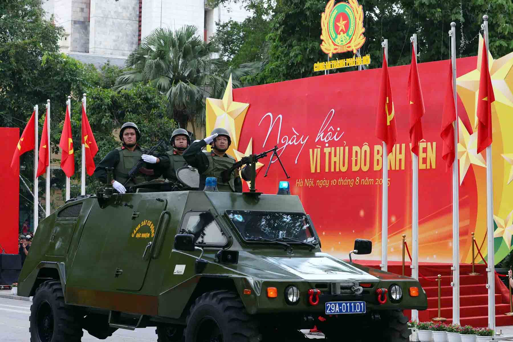 Xe chong dan RAM 2000 MKIII do Israel san xuat, dung cho cac luc luong an ninh, canh sat chong bao loan, chong khung bo. Anh: Song Huu