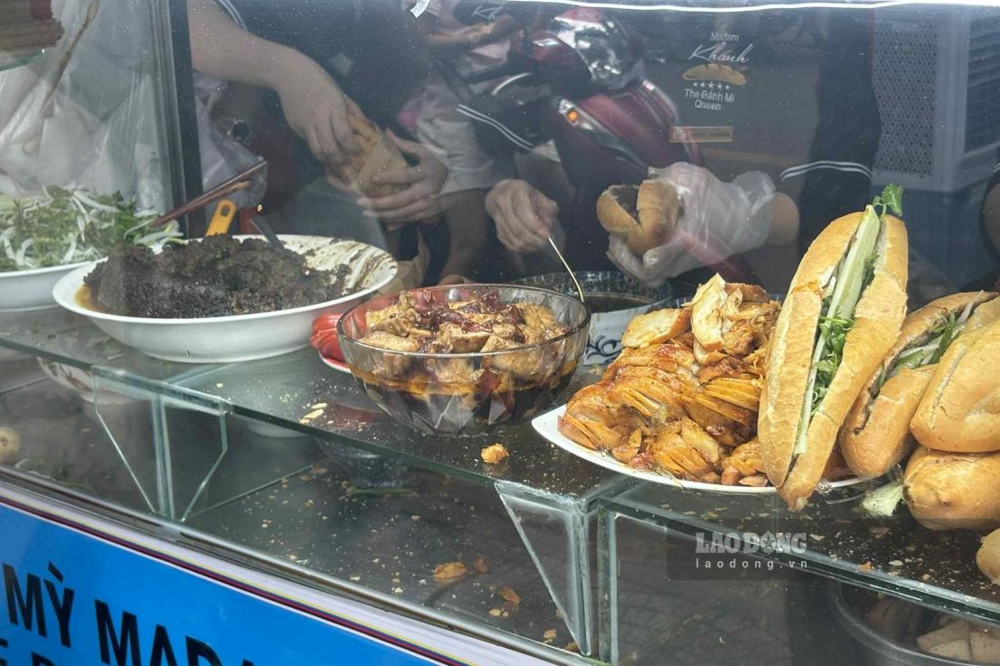 Many diners call Madam Khanh's bread the best bread they have ever eaten. Photo: Nguyen Dat