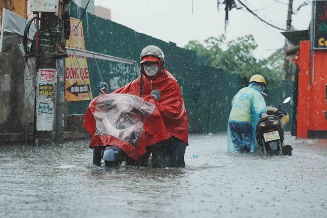 Cảnh báo các tuyến phố ở Hà Nội có nguy cơ ngập lụt trong chiều nay