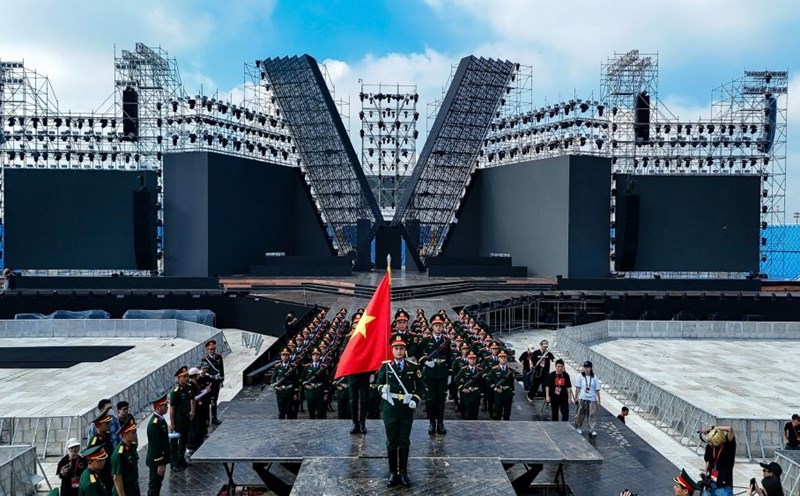 Overview of the stage of the Fatherland concert in my heart. Photo: Hai Nguyen