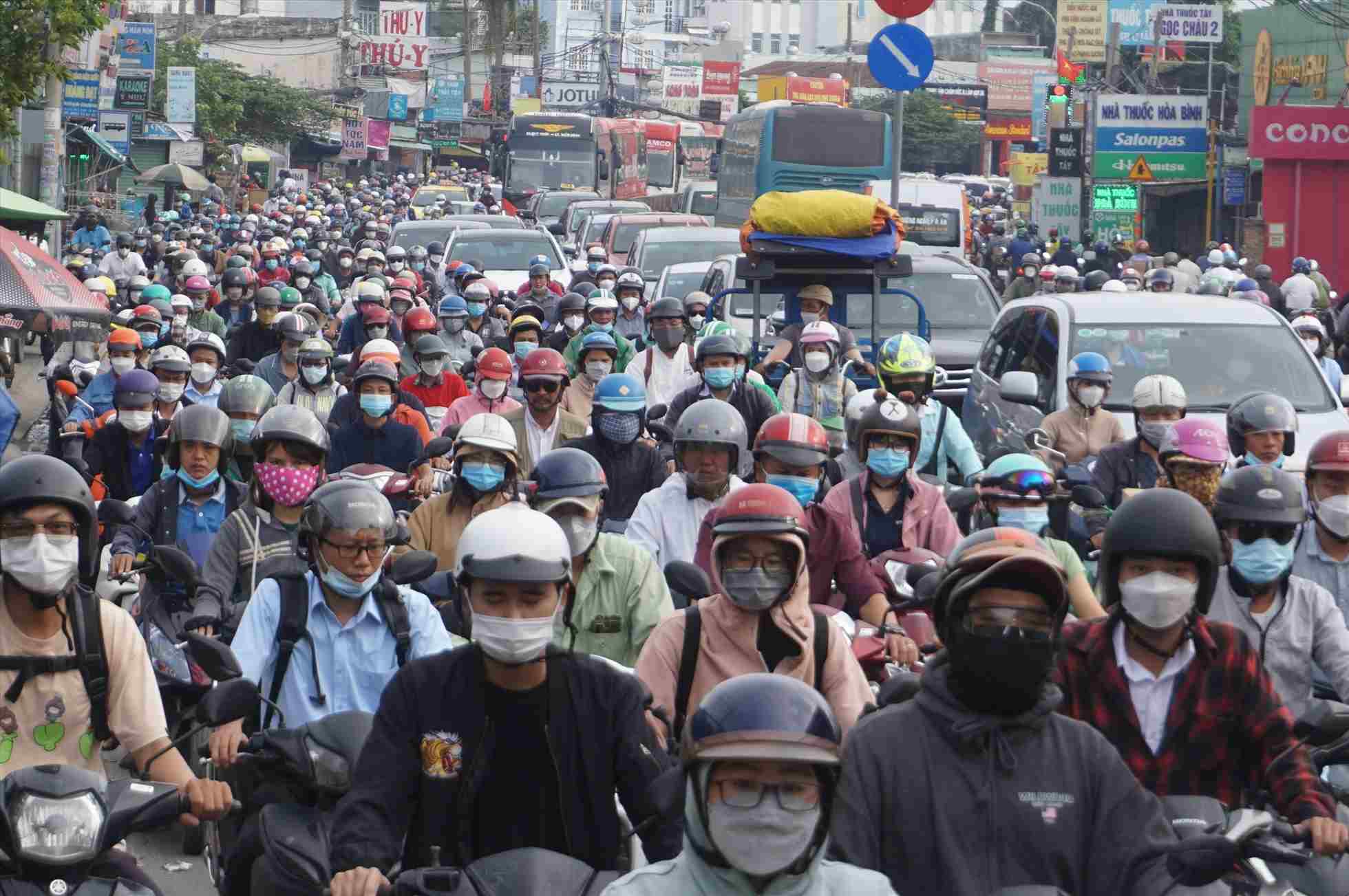 TPHCM thiet hai hon 3.000 ti dong moi nam vi o nhiem khong khi tu giao thong.  Anh: Minh Quan