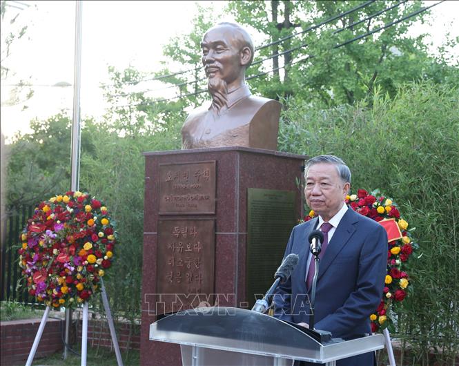 General Secretary To Lam speaks at the inauguration ceremony of the monument to President Ho Chi Minh. Photo: VNA