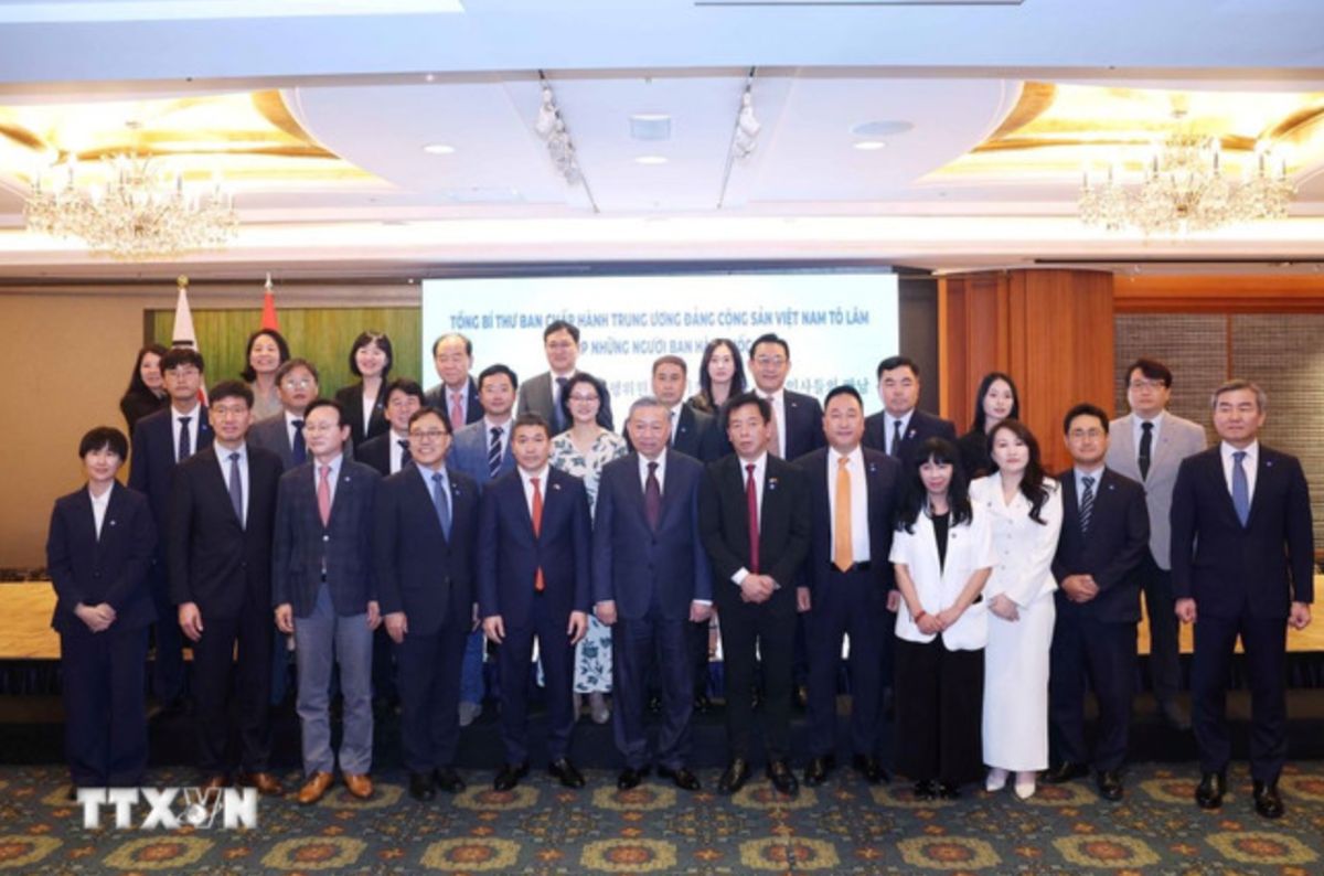 General Secretary To Lam and delegates attended the meeting. Photo: VNA