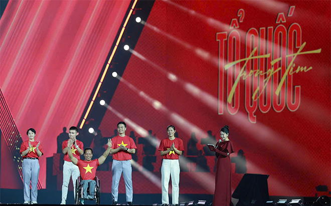 5 van dong vien trong phan giao luu cung MC cua chuong trinh. Anh: Hai Nguyen
