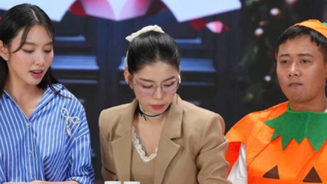 消費者はKOLの販売ライブストリームを見る際に冷静になる必要があります。写真:ビデオから撮影