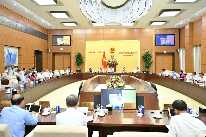 Phien hop thu 48 cua Uy ban Thuong vu Quoc hoi. Anh: Quochoi.vn