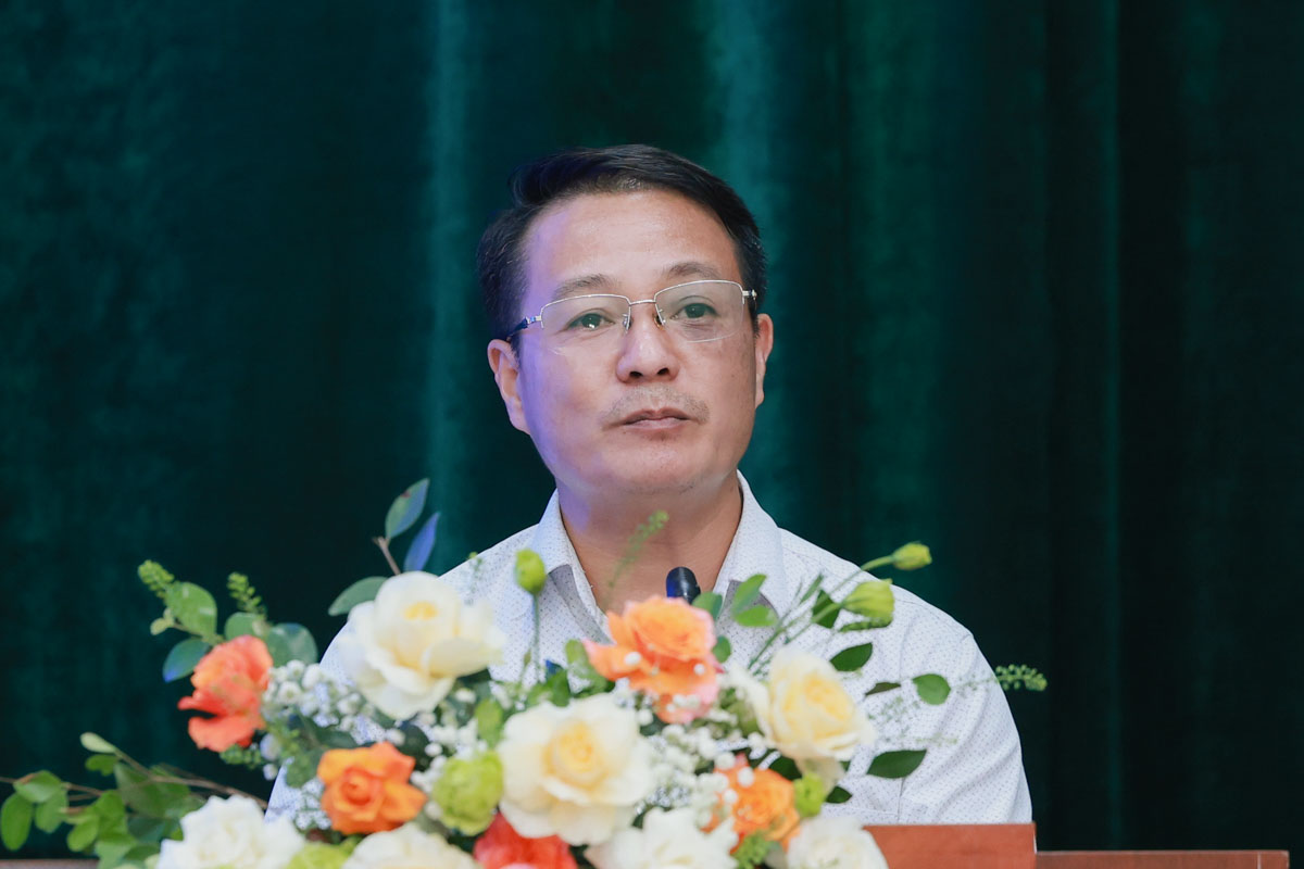 Ong Nguyen Khanh Long - Pho Cuc truong Cuc Viec lam (Bo Noi vu) phat bieu tai hoi thao. Anh: Hai Nguyen
