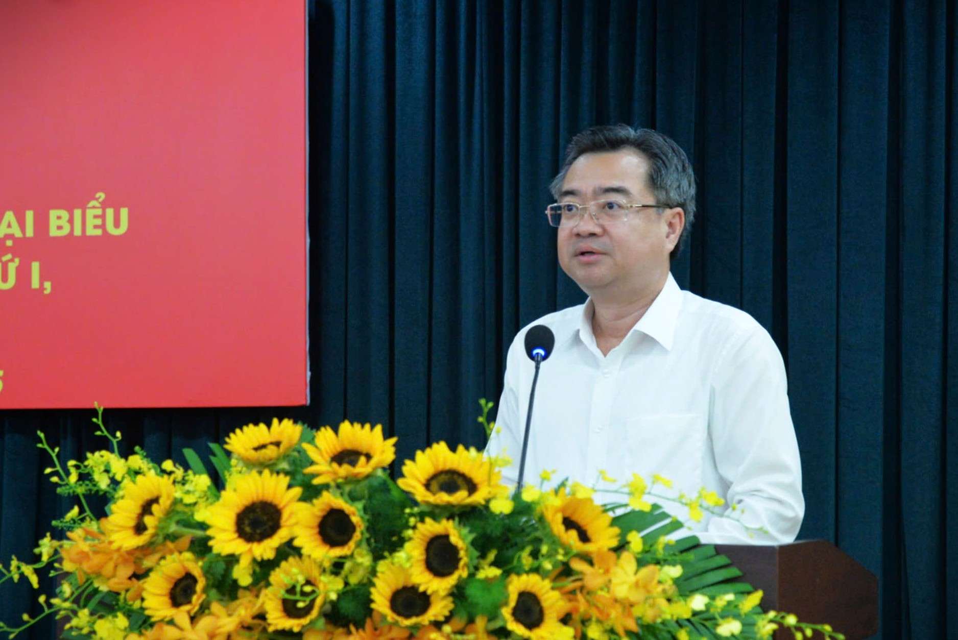 Standing Deputy Secretary of the Ho Chi Minh City Party Committee Nguyen Thanh Nghi spoke at the conference. Photo: Ha Khanh