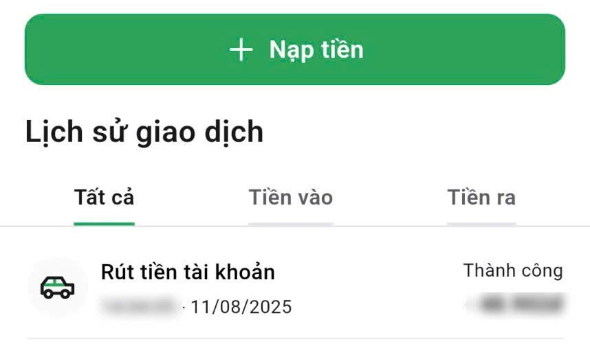 Anh B.V.L cho biet thuc hien rut tien tu tai khoan thu phi sang vi VETC nhung gan 3 tieng sau van chua thay tien chuyen sang vi VETC. Anh: Nhan vat cung cap