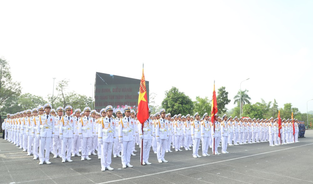 Cac khoi dung, khoi di, khoi xe quan su luyen tap dieu binh, dieu hanh A80. Anh: Duc Tuan
