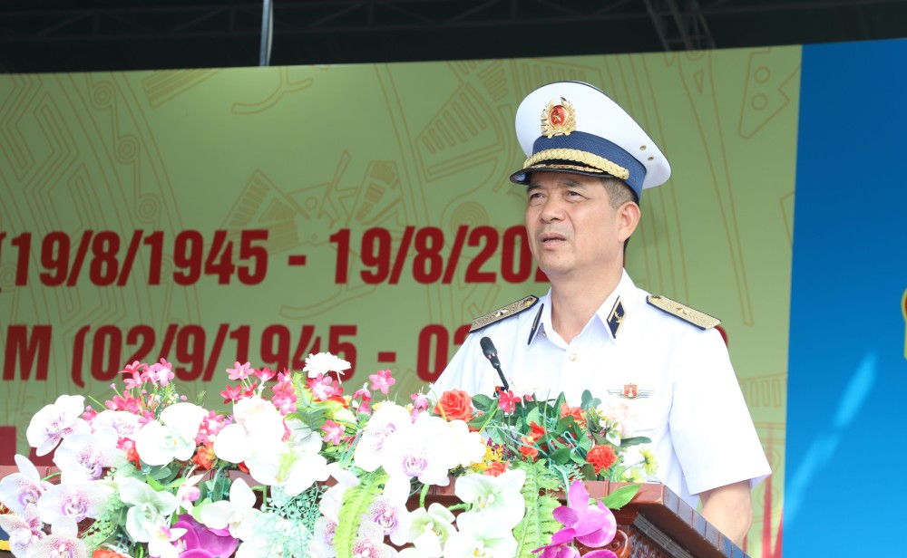 Thieu tuong Nguyen An phong phat bieu dong vien cac luc luong. Anh: Duc Tuan