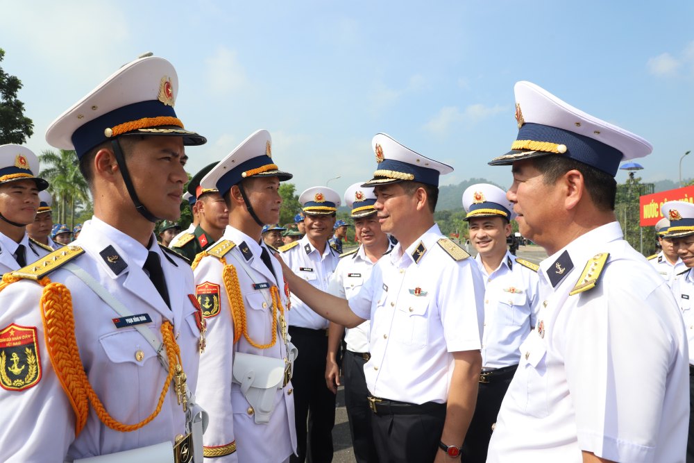 Thieu tuong Nguyen An Phong dong vien cac luc luong. Anh: Duc Tuan