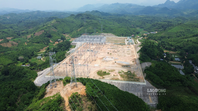 Toan canh Tram bien ap 500kv Lao Cai - Vinh Yen sap dua vao su dung. Anh: Dinh Dai